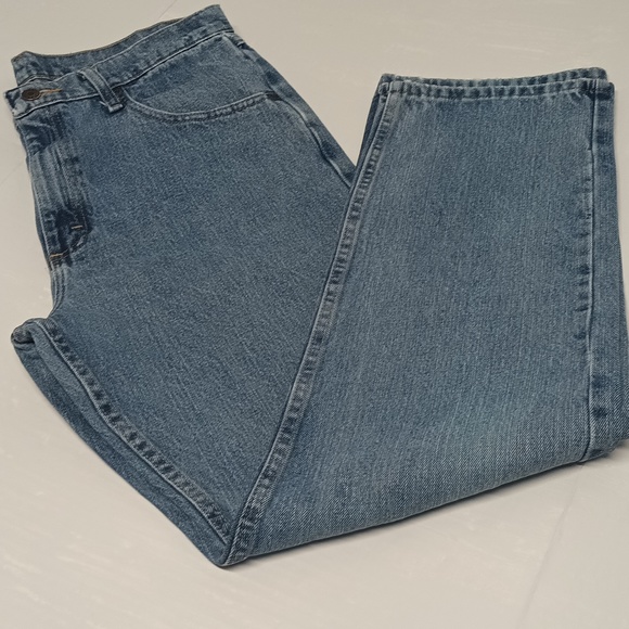 Wrangler Other - Wrangler Mens 33 X 32  Regular Fit Denim jeans 100% cotton